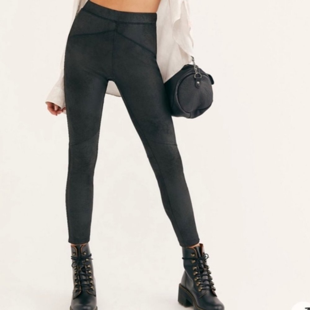 Free People Midnight NWT Vegan Faux Suede Black Leggings Size Small